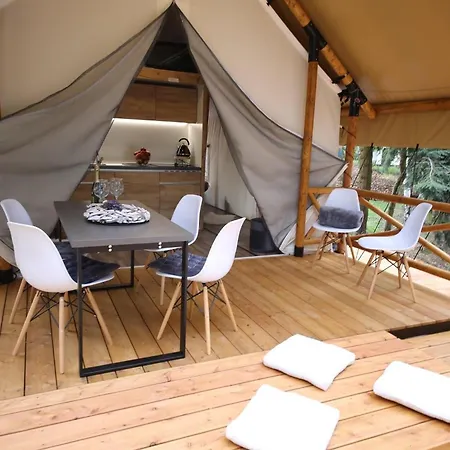 Marina&glamping Nova Zivohost Neveklov